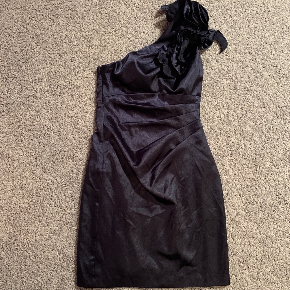 Navy blue one shoulder cocktail dress!